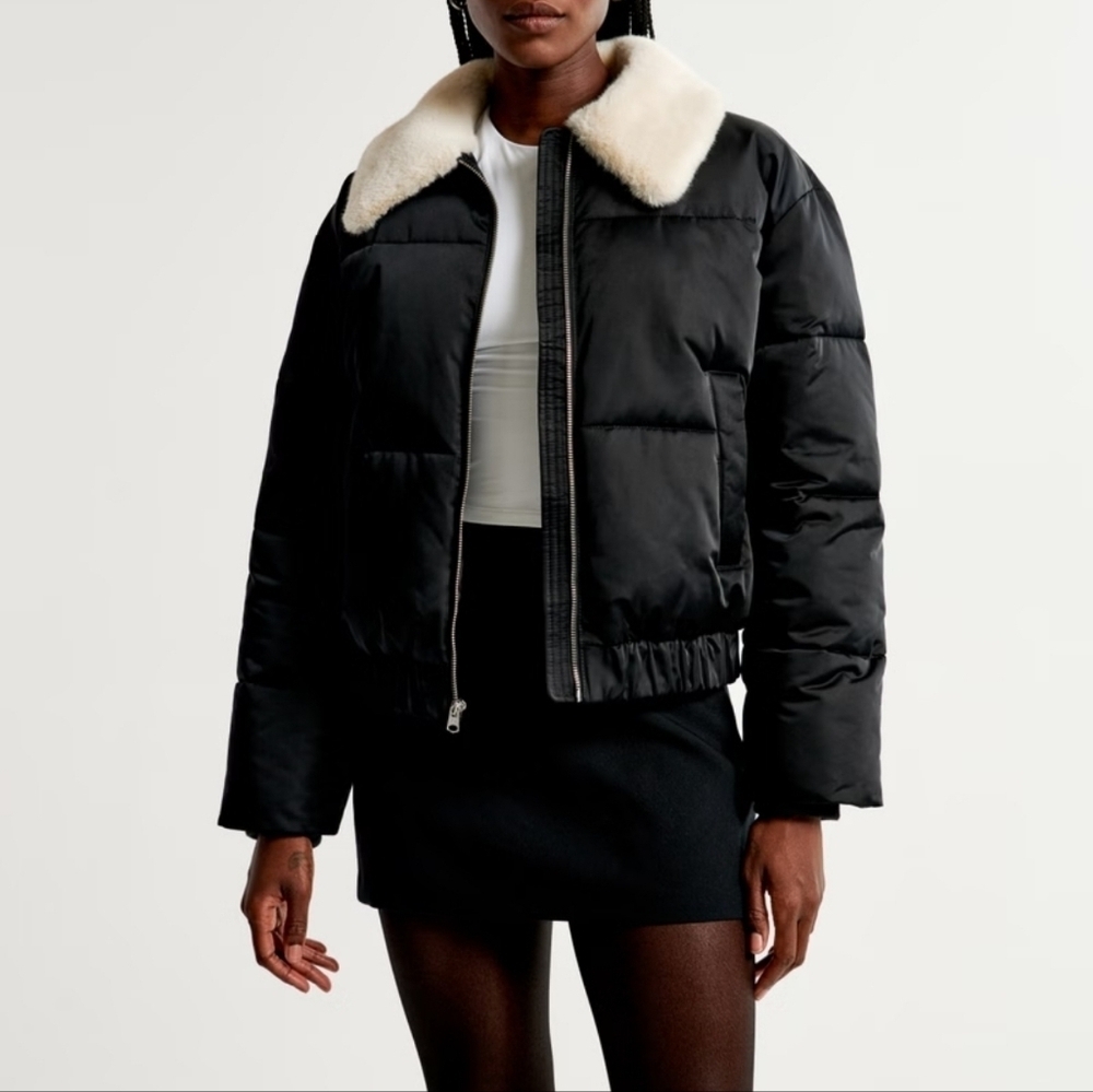 Abercrombie & Fitch Vegan Fur Collar Mini Quilted Ultra Puffer BLACK Outerwear